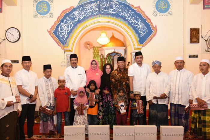 Tengku Erry Dan Menantu Jokowi Safari Ramadhan di Madina