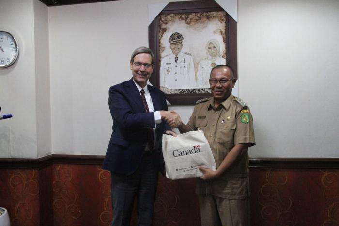 Kunjungan Dubes Kanada, Peter Mac Arthur
