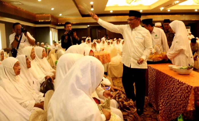 Calon Haji Asal Kota Medan Ditepung Tawari