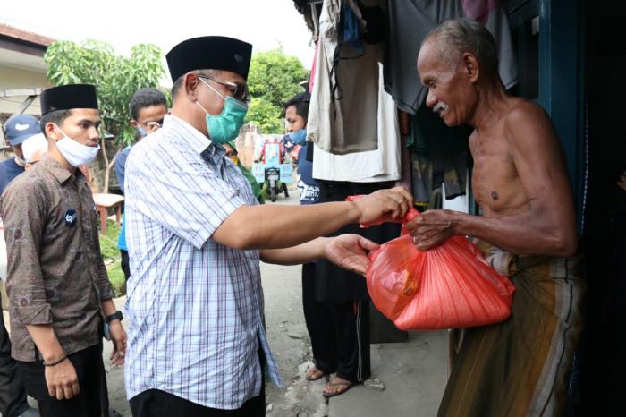 Bantuan Warga Untuk Terdampak Covid-19 Di Sekitar Masjid Al Mustaqim Helvetia