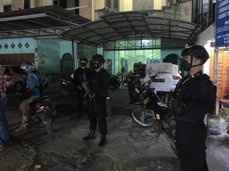 Cegah Gangguan Kamtibmas, Brimob Polda Sumut Gelar Patroli di Malam Hari