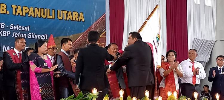 Sabam Manalu Lantik Pengurus PTMBB Taput dan Panitia Pembangunan Tugu Toga Manalu