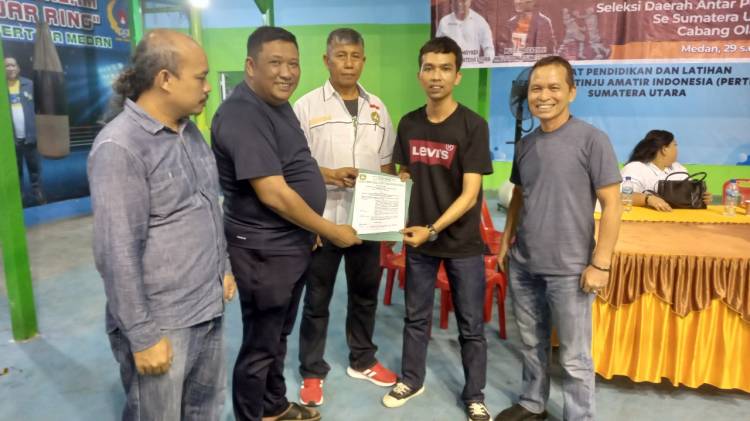 Teken SK Pengkab, Sabam Manalu Berharap Lahir Atlet Tinju Andalan dari Tapsel