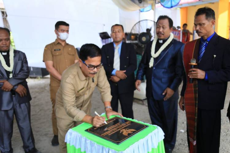 Bupati Labuhanbatu: "Keberadaan Gereja Hendaknya Juga Dapat Berfungsi untuk Membentuk Akhlak atau Budi Pekerti"
