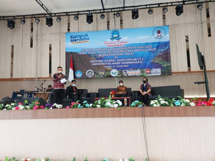 Mengemuka Dalam Seminar Nasional FBS UHN Medan: Dr Junita Batubara, M.Sn, PhD Tegaskan Pendidik Punya Peran Besar Mengelola Kebhinnekaan