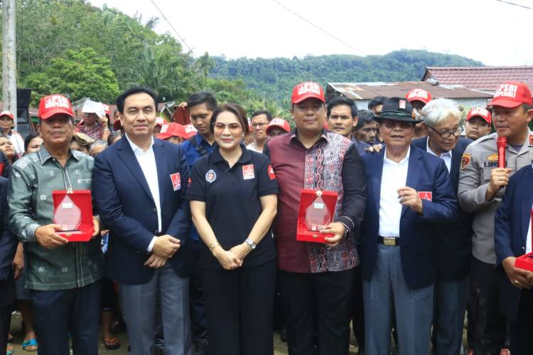 Bersama Ketum PSBI, Bupati Samosir Napak Tilas Sejarah ke Dolok Simbolon