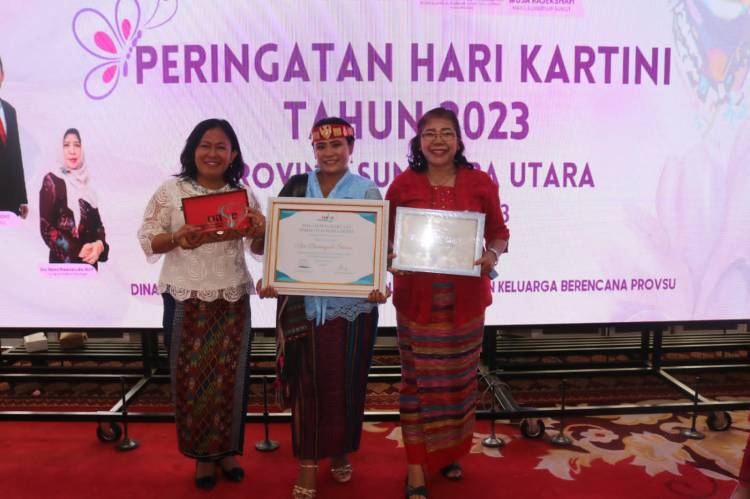 Novi Dharmayanti, Kartini Dari Samosir Dapat Penghargaan Dalam Puncak Perayaan Hari Kartini Sumut
