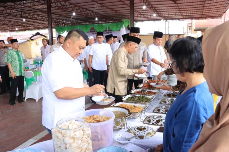 Kapolres Labuhanbatu Gelar Makan Bersama Keluarga Besar Polres dalam Rangka Merayakan Iduladha 1446 H
