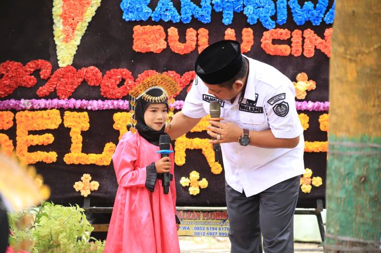 Wakil Bupati Labuhanbatu Saksikan Pelepasan Santriwan dan Santriwati RA Al Hidayah Bulu Cina