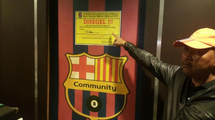 Petugas Tutup Barcelona