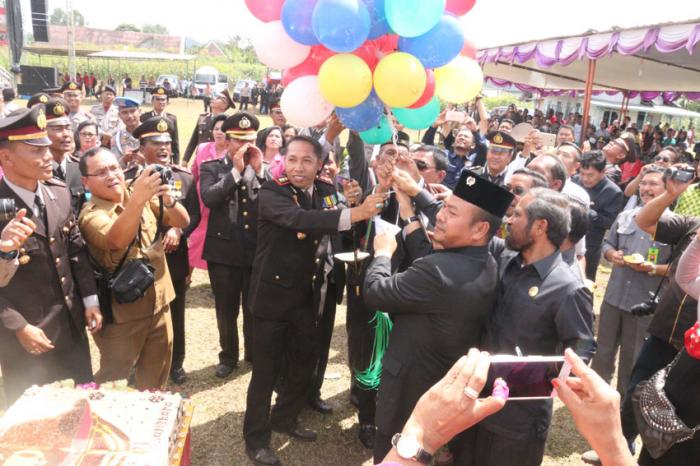 Upacara Peringatan HUT ke-71 Polri di Taput Meriah