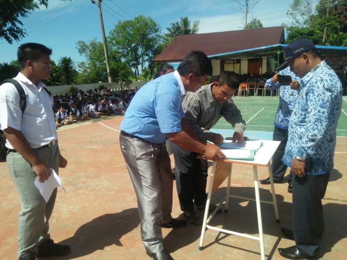 Sekolah Menengah Atas Negeri  1 Parlilitan Gelar Acara Penyerahan Siswa/i Baru Oleh Orangtua