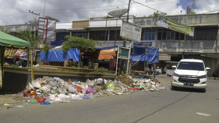 Sampah Berserakan, Taman Terbuka Hijau Sipirok Kumuh