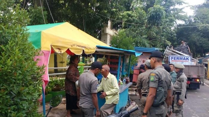 Kecamatan Medan Baru kembali Tertibkan PK5 & Pedagang Pulsa