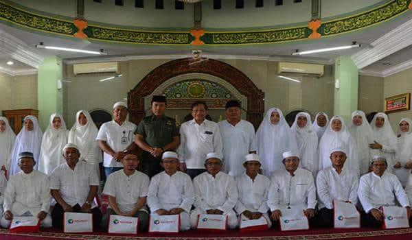 35 Anggota Keluarga Besar Pelindo 1 Berangkat Haji