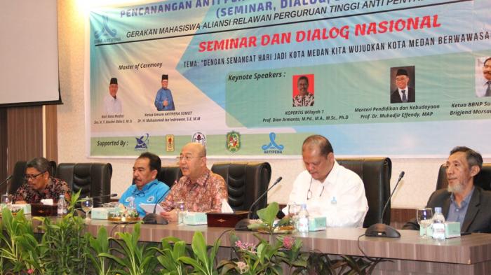 Pembukaan Seminar Pencanangan Anti Penyalahgunaan Narkoba dan Radikalisme