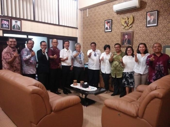 IAFEN Apresiasi Inovasi Rektor UHN Medan