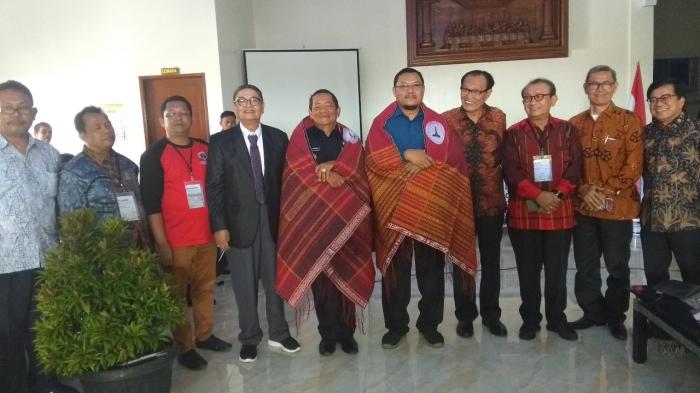 Kongres Nasional Parnasib, Bupati Rapidin Simbolon Ajak Anak Rantau Investasi