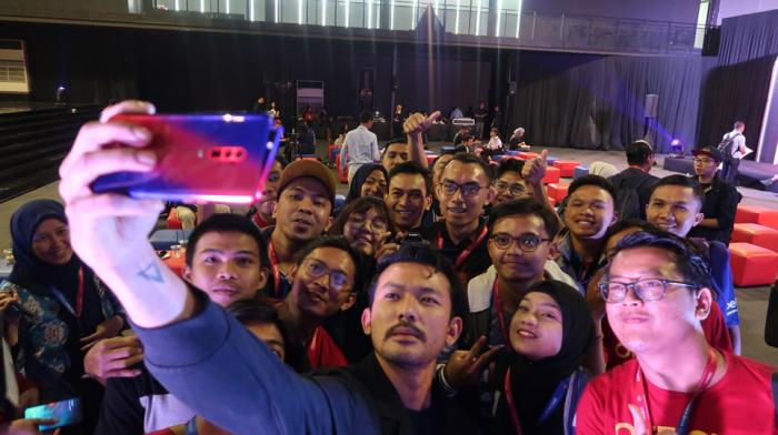 OPPO dan FC Barcelona Perbarui Kerja Sama, Luncurkan Reno FC Barcelona Limited Edition