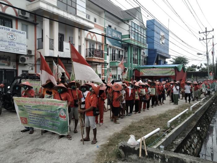 Aksi Jalan Kaki 170 Petani Asal Sumut Temui Jokowi, Menuju Istana Negara