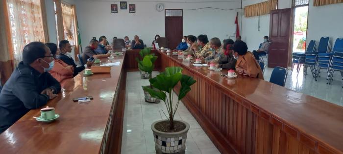 Beberapa Tokoh Masyarakat Datangi Kantor DPRD Humbahas, Meminta Redam Konflik Internal