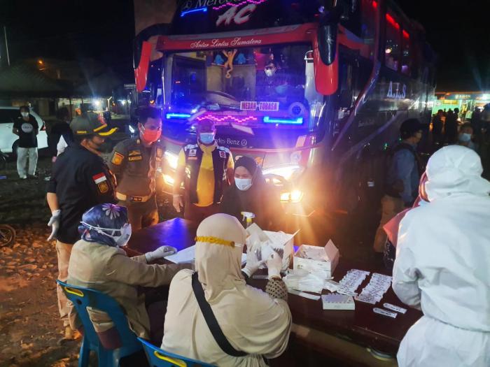 Satgas Covid 19 Sidimpuan Amankan Seorang Penumpang Bus ALS Dari Jakarta