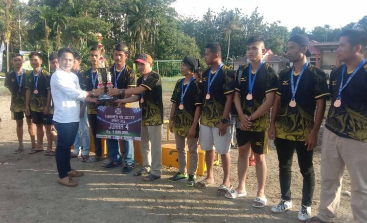Hadiri Penutupan Turnamen Mini Soccer Orahua Football, A.Wiratama Hulu Apresiasi Pemuda Di Nias Semangat Berolahraga
