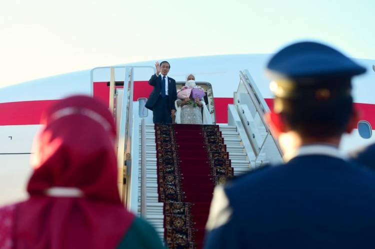 Dari Moskow, Presiden Bertolak Ke Abu Dhabi