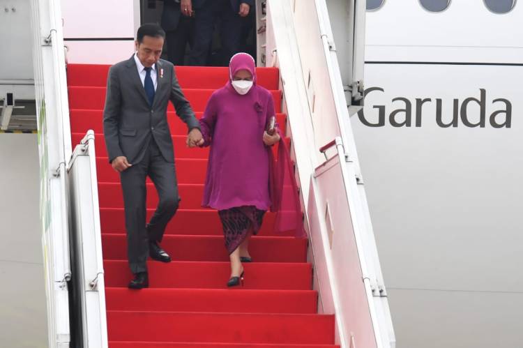 Presiden Jokowi dan Ibu Iriana Tiba di Tanah Air Usai Lawatan ke Empat Negara