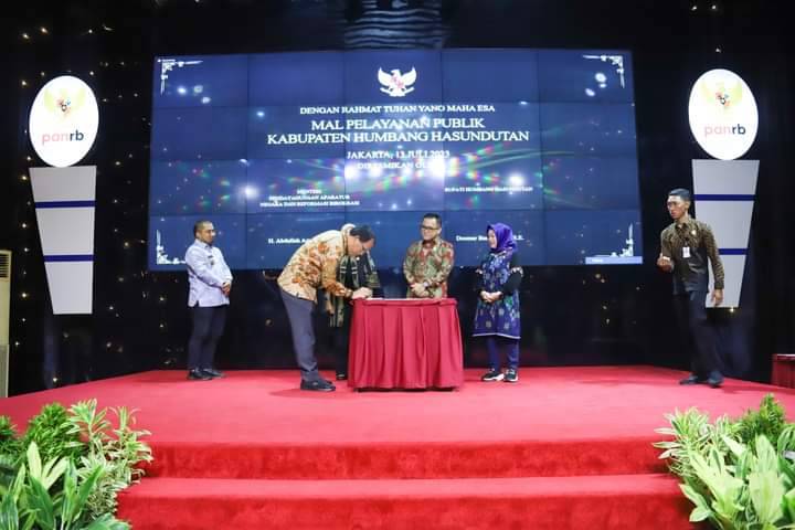 Menteri PANRB Abdullah Azwar Anas Resmikan MPP Kabupaten Humbang Hasundutan