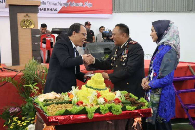 Syukuran HUT Bhayangkara Ke 77,Dan Melepas Personilnya Yang Purna Bakti, Dihadiri Bupati Humbahas.