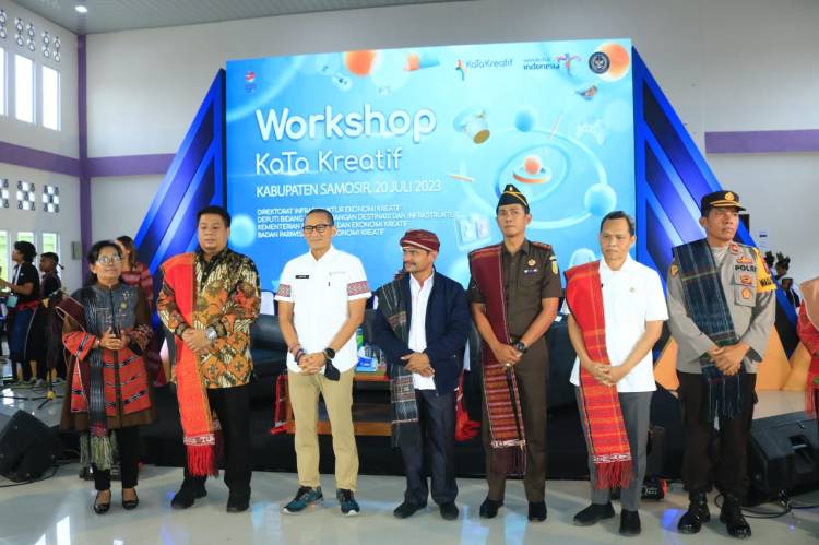 Bupati Samosir Dampingi Kunjungan Kerja Menparekraf Ke Desa Wisata Hariara Pohan