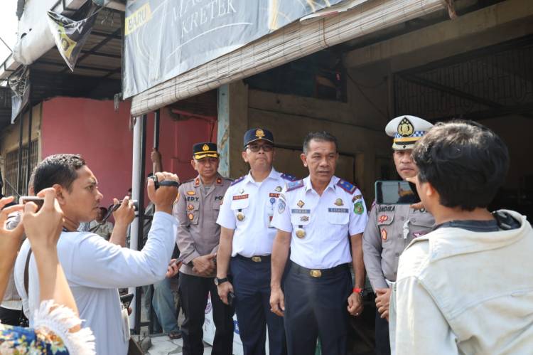 Turun langsung pada Penertiban Lalu lintas di Jalan Jamin Ginting, Kadishub Sumut Dorong Operator Angkutan Patuhi Aturan Pool