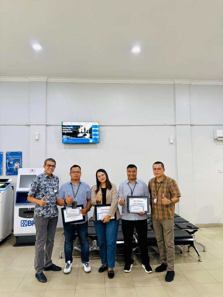 BRI BO Kotapinang Beri Award Unit Kerja Berprestasi