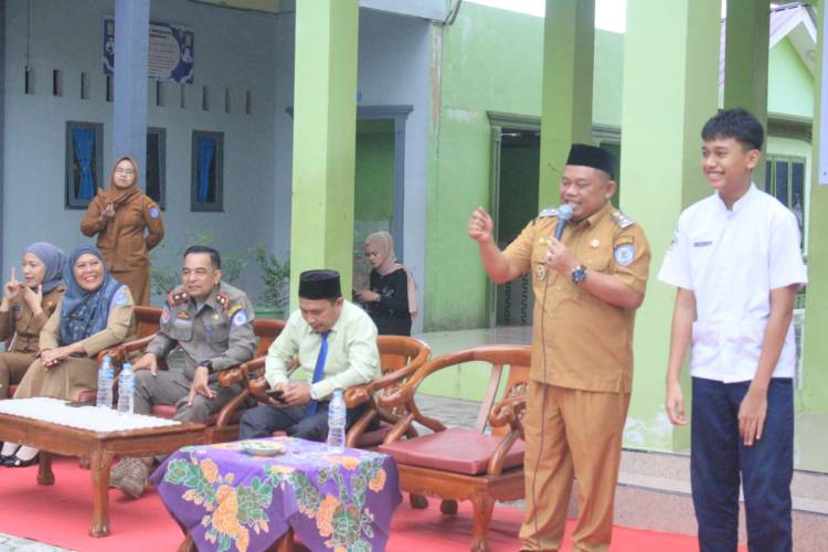 Wakil Bupati Labuhanbatu Menjadi Motivasi Pada Masa Ta'aruf SMPIT Arrozaq Rantauprapat