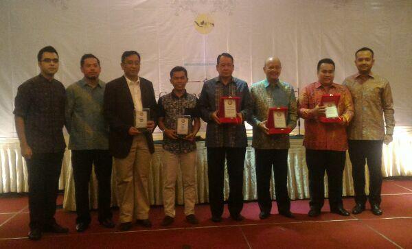 Politeknik LP3I Medan Raih Penghargaan Dari HIPMI Medan