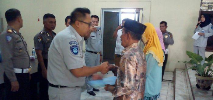 Jasa Raharja Santuni Keluarga Korban Kecelakaan Maut di Batubara