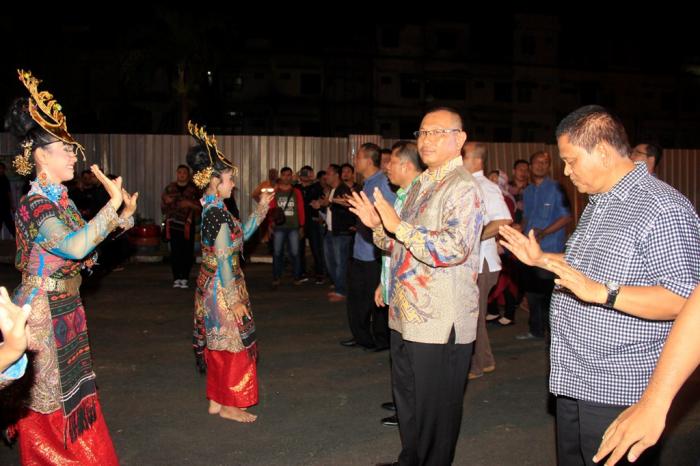 Nikmatnya Pertunjukan Seni dan Tari Enis Mandailing