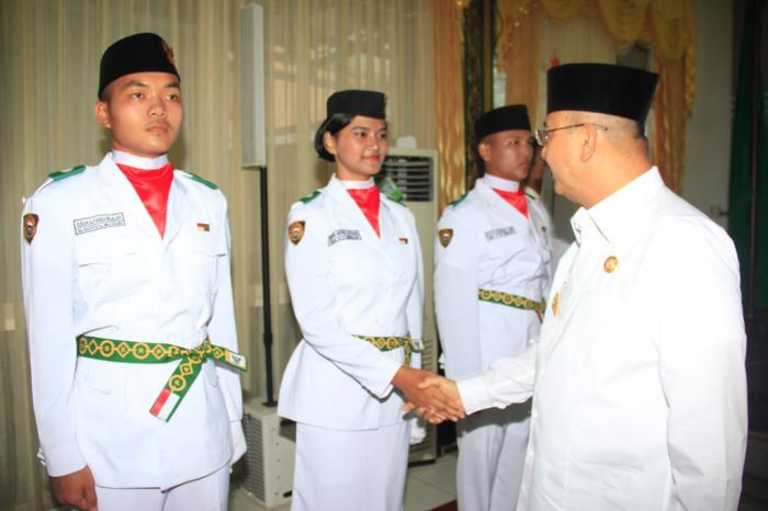 Wali Kota Kukuhkan 42 Anggota Paskibraka Kota Medan