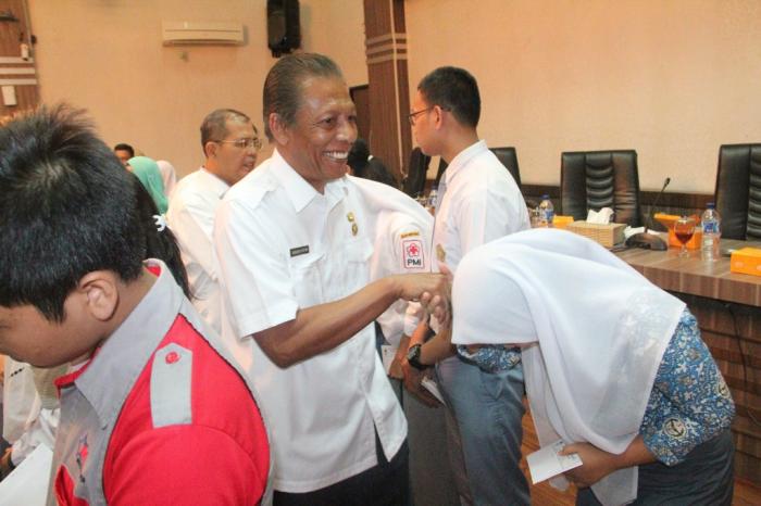 Anak PNS Kota Medan Terima Beasiswa Prestasi 