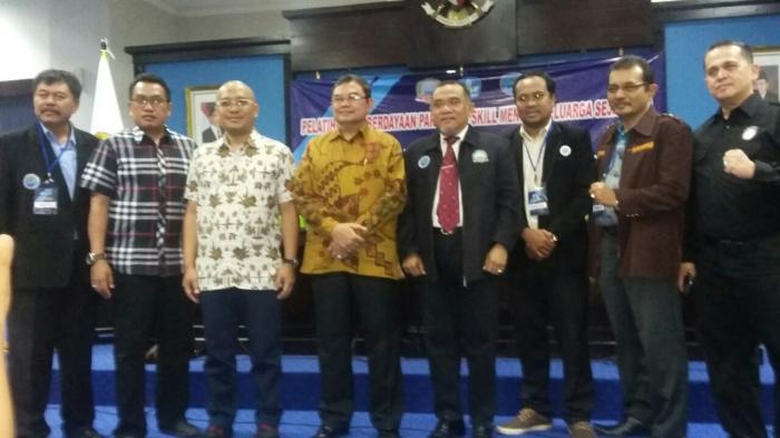 Tingkatkan Peran Masyarakat Dalam P4GN: FOKAN, BNN dan Kemendikbud Gelar Pelatihan Pemberdayaan Parenting Skill