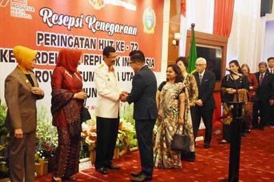 Resepsi Kenegaraan, Potongan Kue Kemerdekaan untuk Sembilan Konsul Negara Sahabat