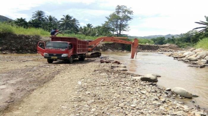 Warga Keluhkan Air Sungai di Angkola Sangkunur Keruh Akibat Galian C