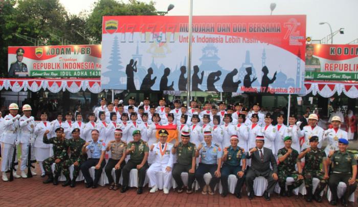 Wali Kota dan Pangdam Bersama Ribuan Warga Murojaah Doa Bersama