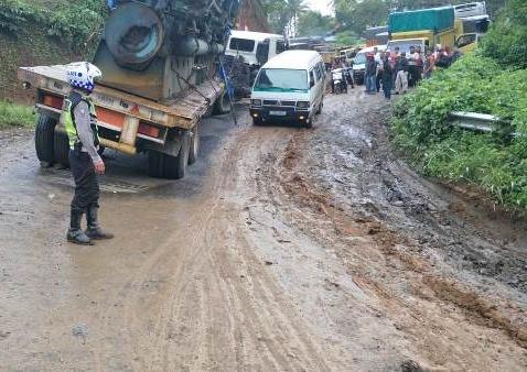 Diguyur Hujan Seharian, Jalinsum Rusak Psp - Sipirok Macet 10 Jam