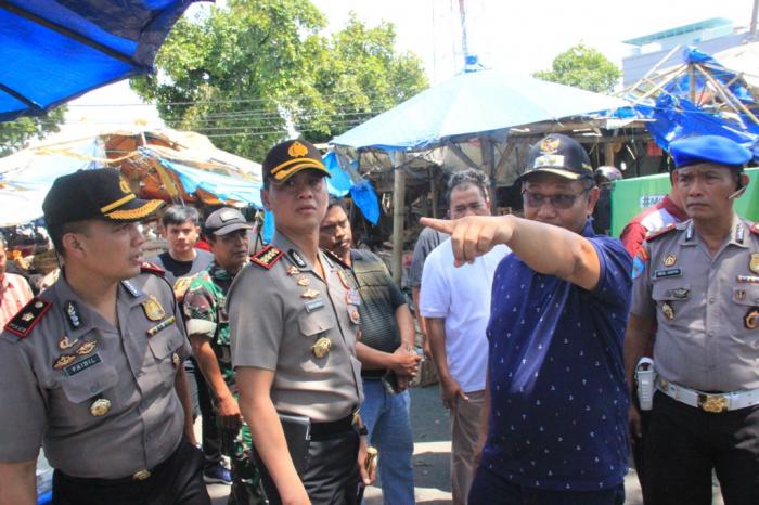 Penertiban Sejumlah Papan Reklame Ilegal di Medan