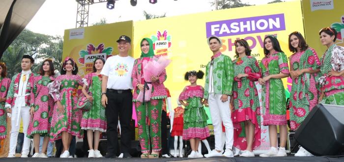 Wali Kota dan Gubsu Lepas Peserta Karnaval Budaya