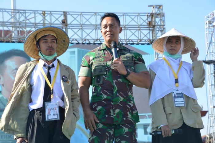 Orasi di PPSMB UGM, Kasad Jenderal TNI Andika Perkasa Video Call dengan Orangtua Mahasiswa