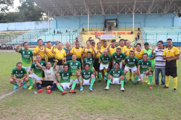 Laga Persahabatan Timnas All Star Vs Poslab Labuhanbatu All Start, Bupati Labuhanbatu Turut Serta Ambil Posisi