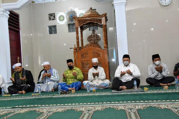 Bupati Tapsel Minta Jemaah Salat Subuh Tetap Patuhi Prokes Covid-19